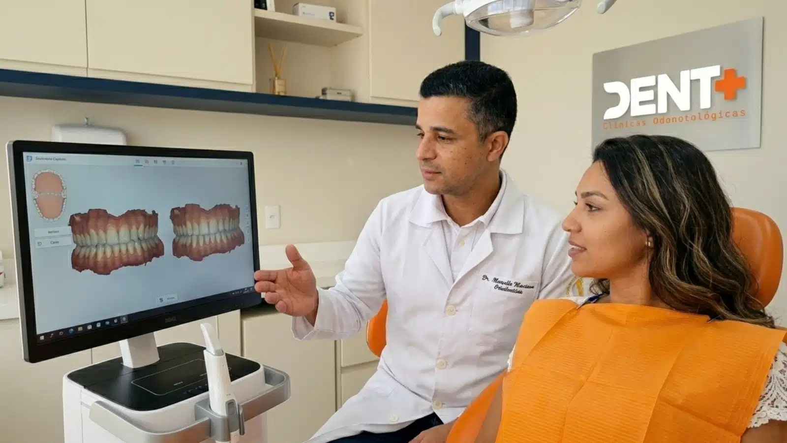 Paciente em avaliação estética com Dr. Marcello na DENT+ em Niterói